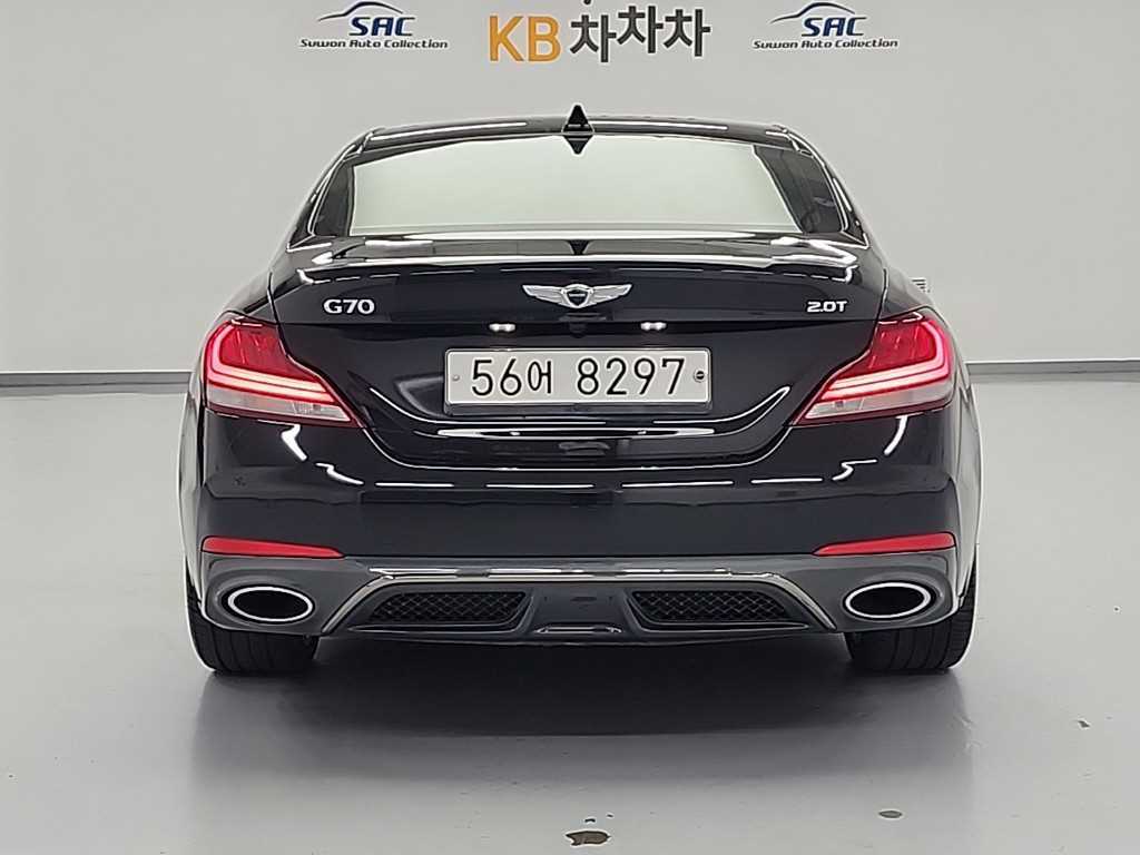 Genesis G70 - Vista 3