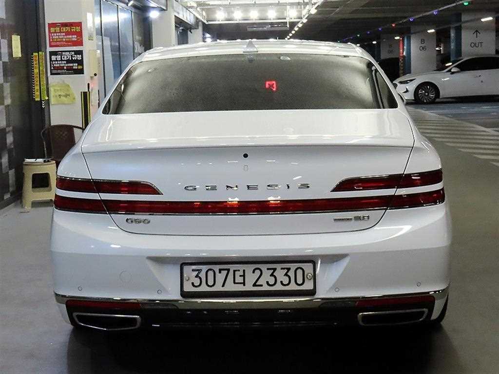 Genesis G90 - Vista 5