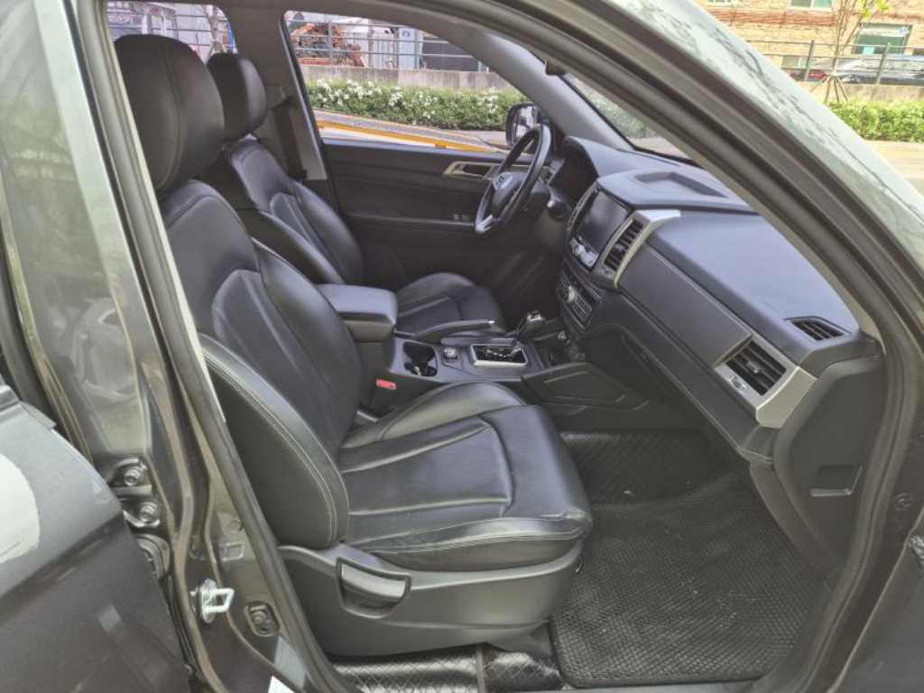 Ssangyong Rexton - Vista 9