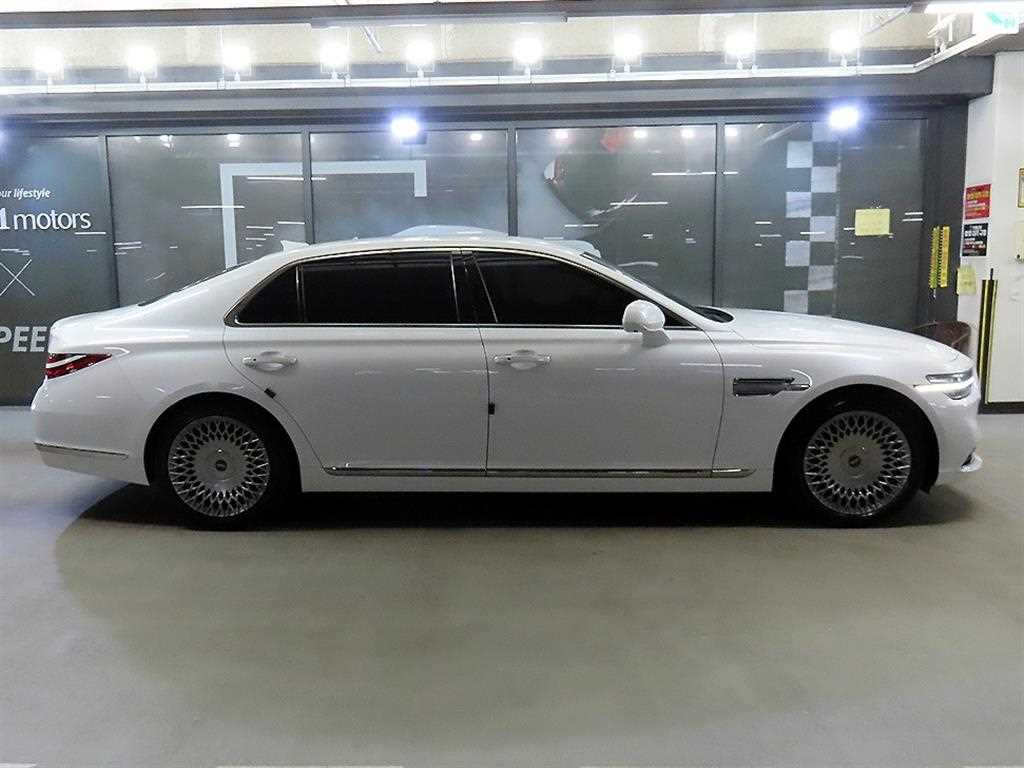 Genesis G90 - Vista 3