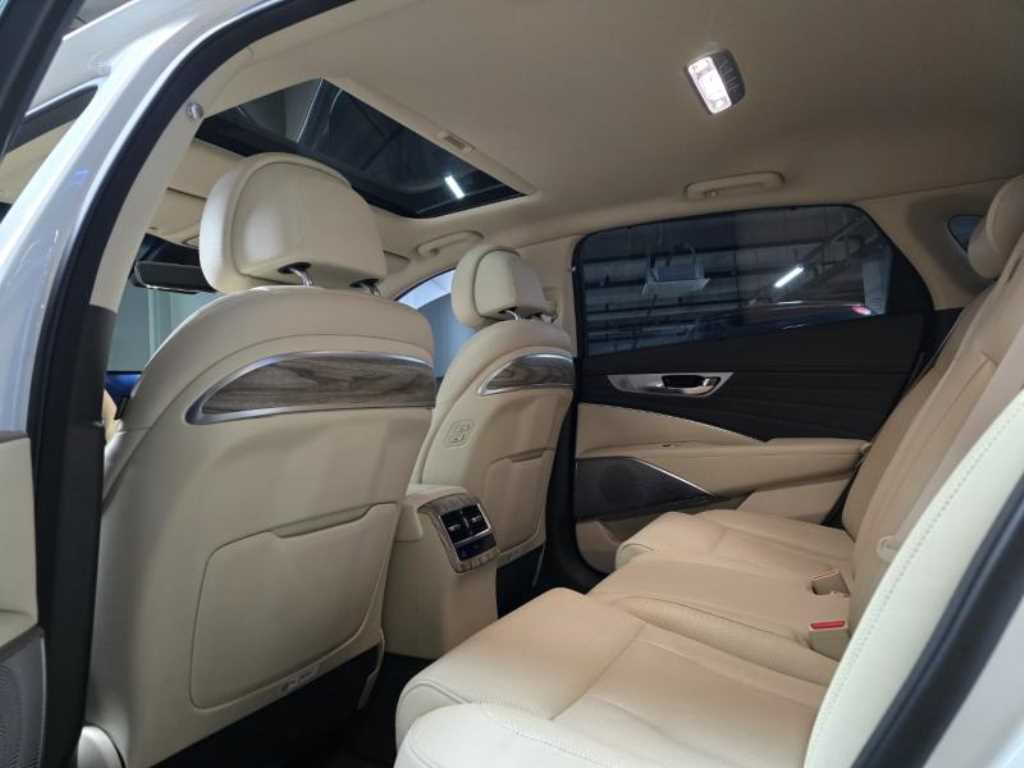 KIA K9 - Vista 9