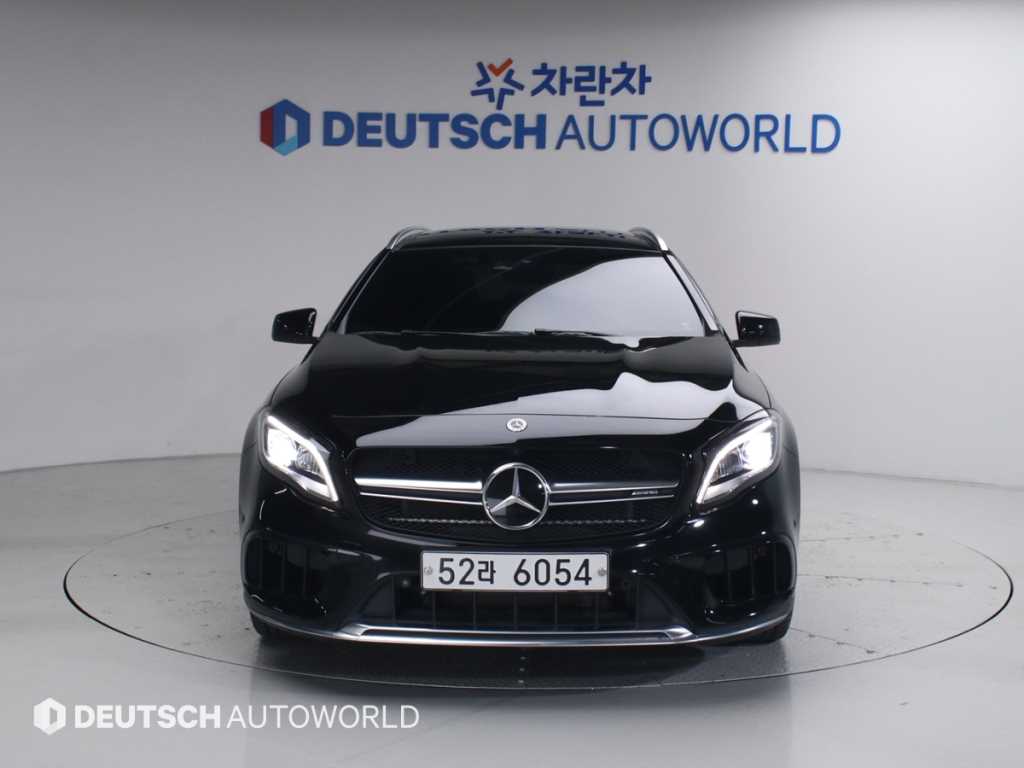 Mercedes Benz GLA Class - Vista 3