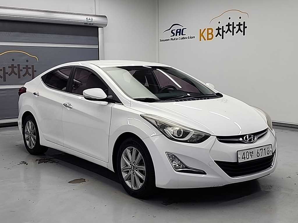 HYUNDAI Avante - Vista 4