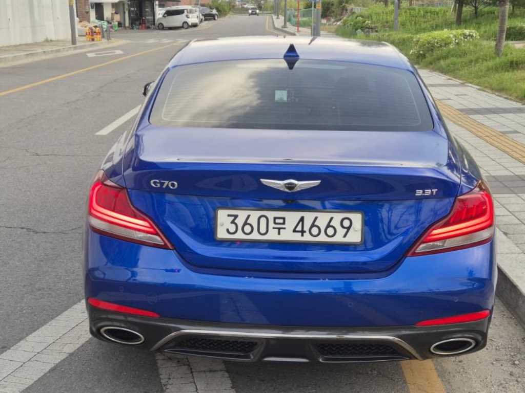 Genesis G70 - Vista 5