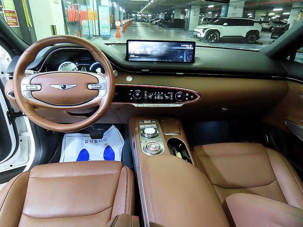 Genesis GV70 - Vista 10