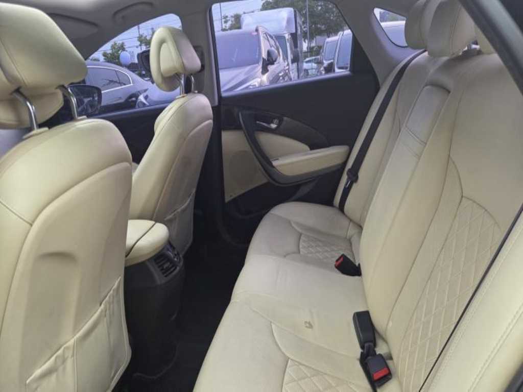 HYUNDAI Aslan - Vista 6