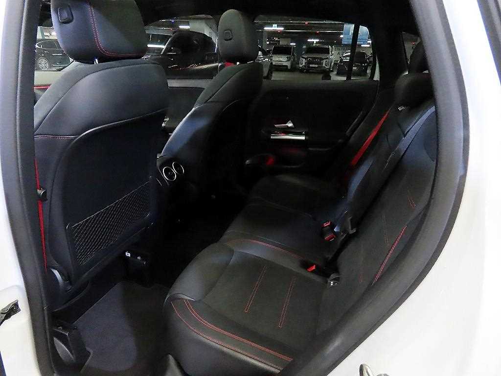Mercedes Benz GLA Class - Vista 7