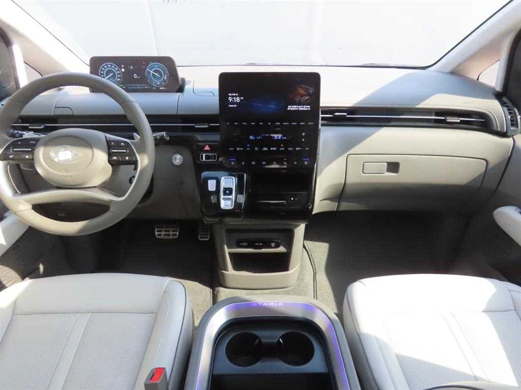 HYUNDAI Staria - Vista 10