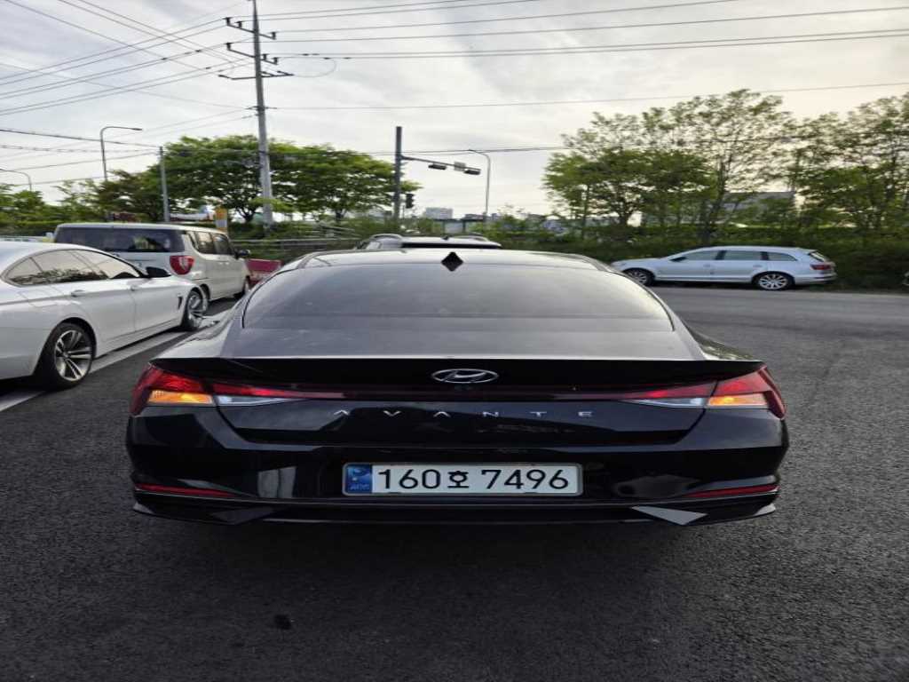 HYUNDAI Avante - Vista 3