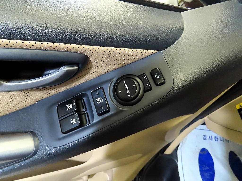 HYUNDAI Starex - Vista 12