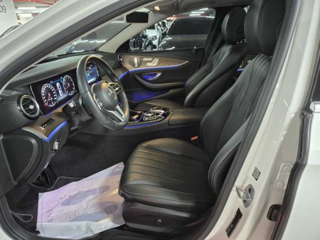 Mercedes Benz E class - Vista 10