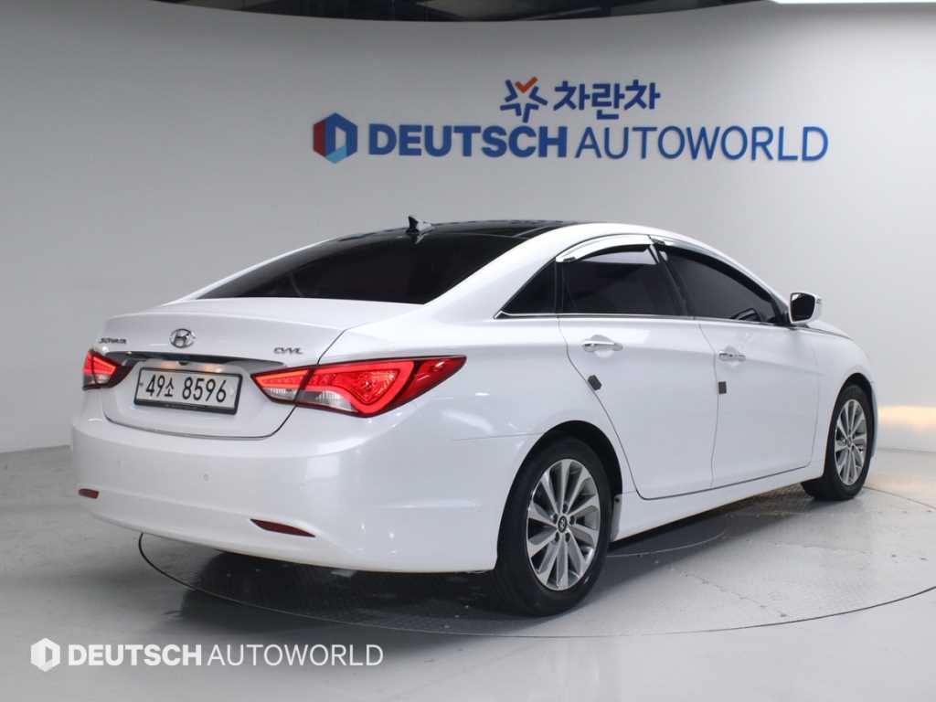 HYUNDAI Sonata - Vista 2