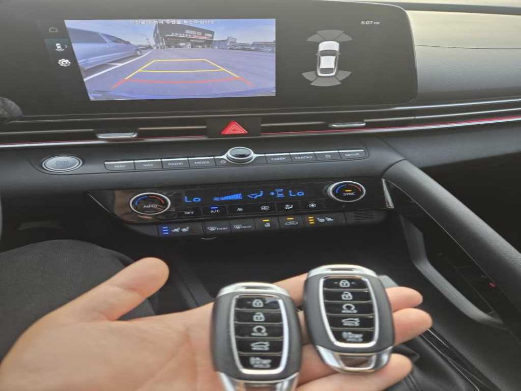 HYUNDAI Avante - Vista 10