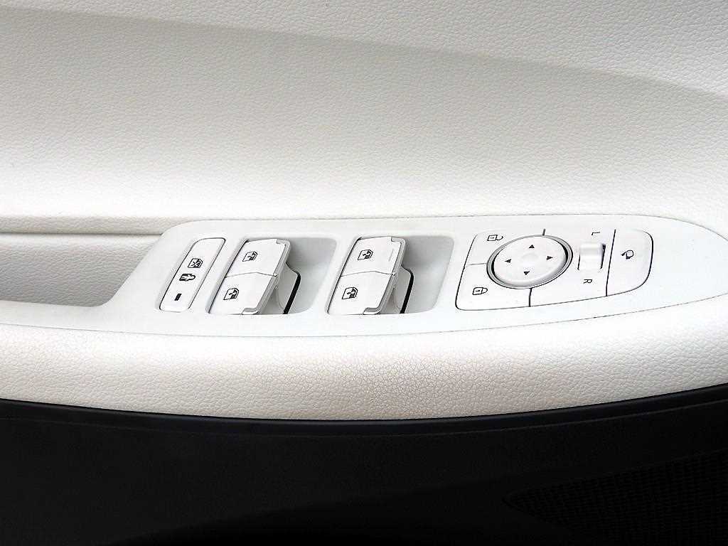 HYUNDAI Grandeur - Vista 12