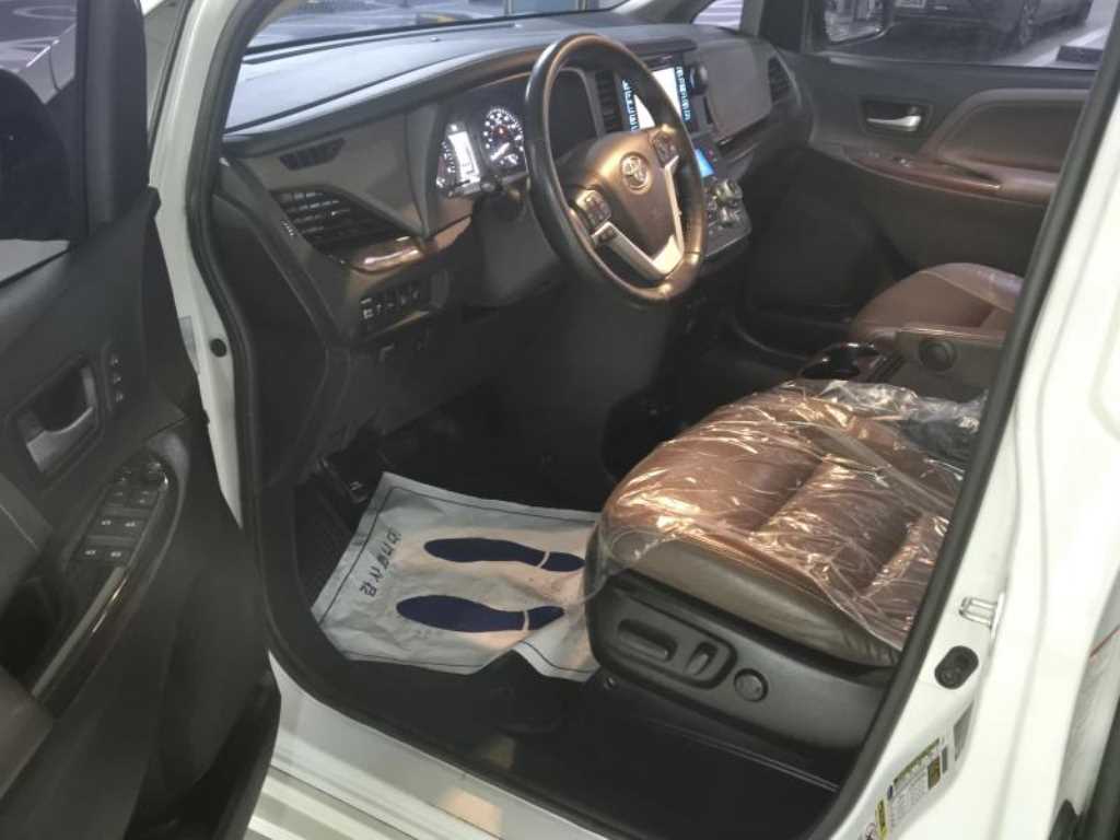 Toyota Siena - Vista 10
