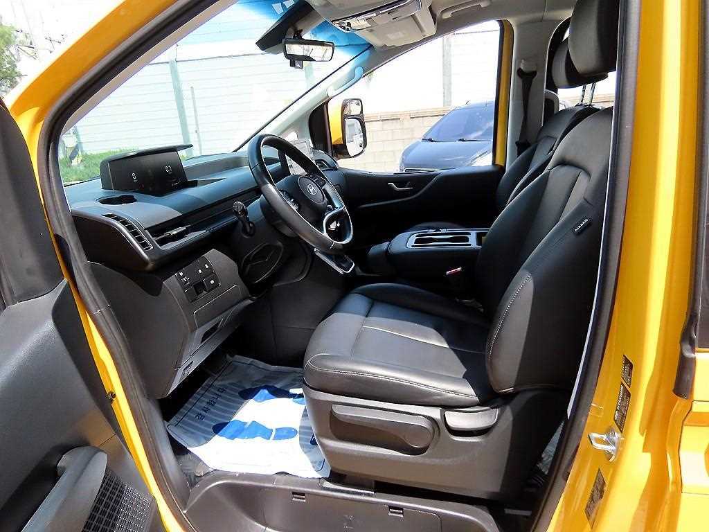 HYUNDAI Staria - Vista 5