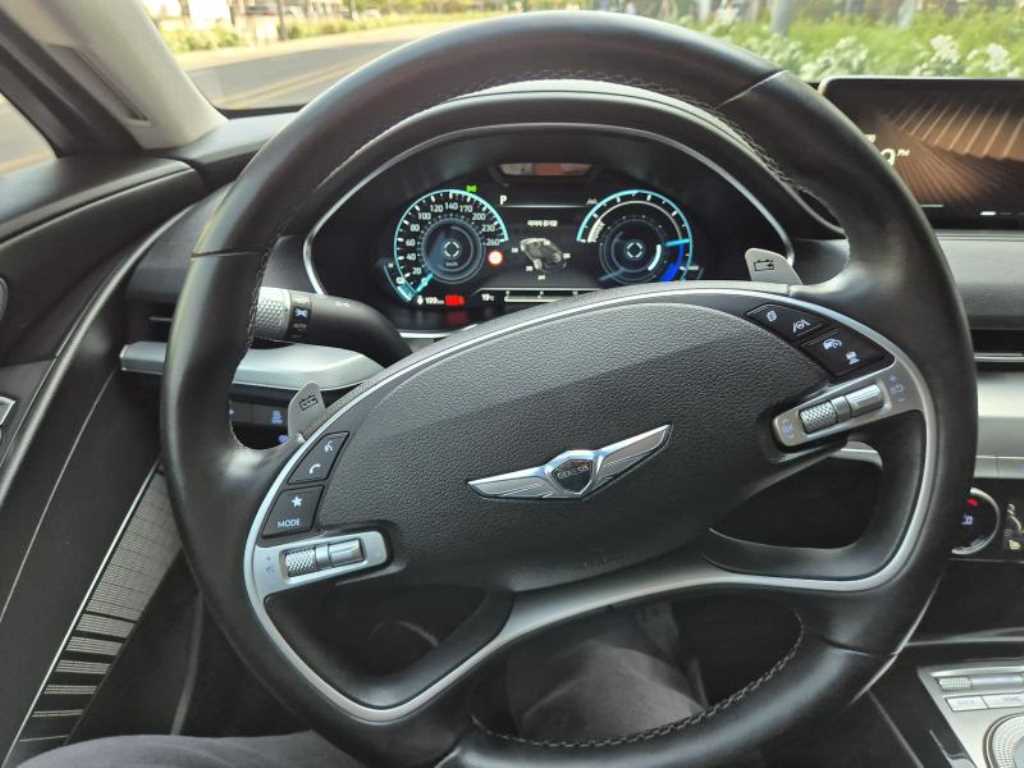 Genesis G80 - Vista 12