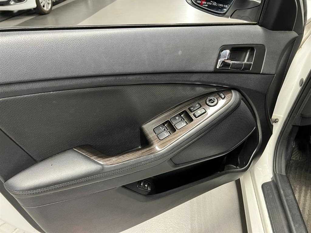 KIA K5 - Vista 9