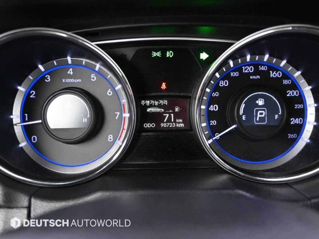 HYUNDAI Sonata - Vista 9