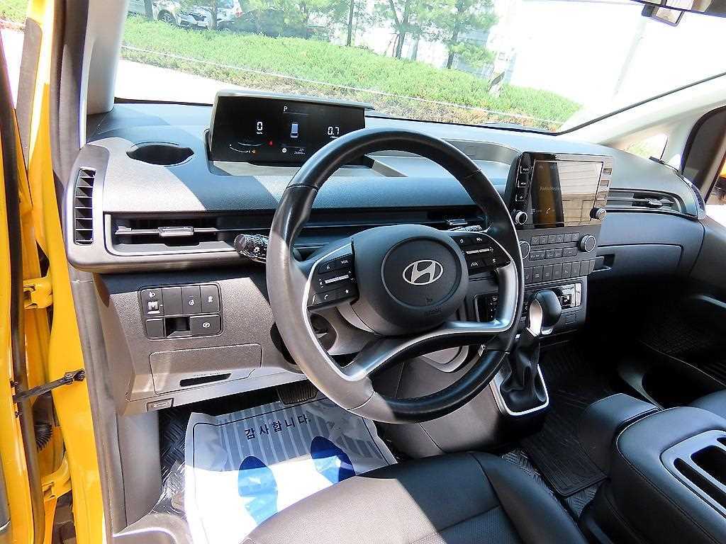 HYUNDAI Staria - Vista 9