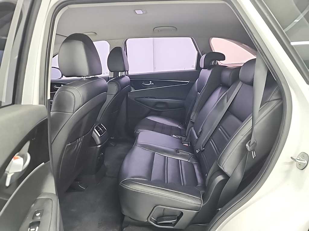 KIA Sorento - Vista 12