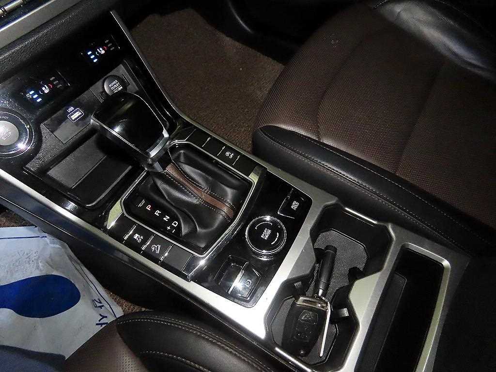 Ssangyong Korando - Vista 12