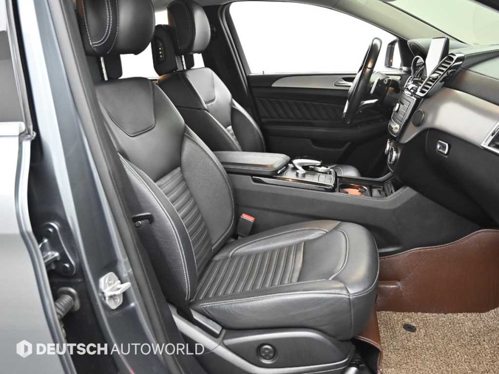 Mercedes Benz GLE Class - Vista 10