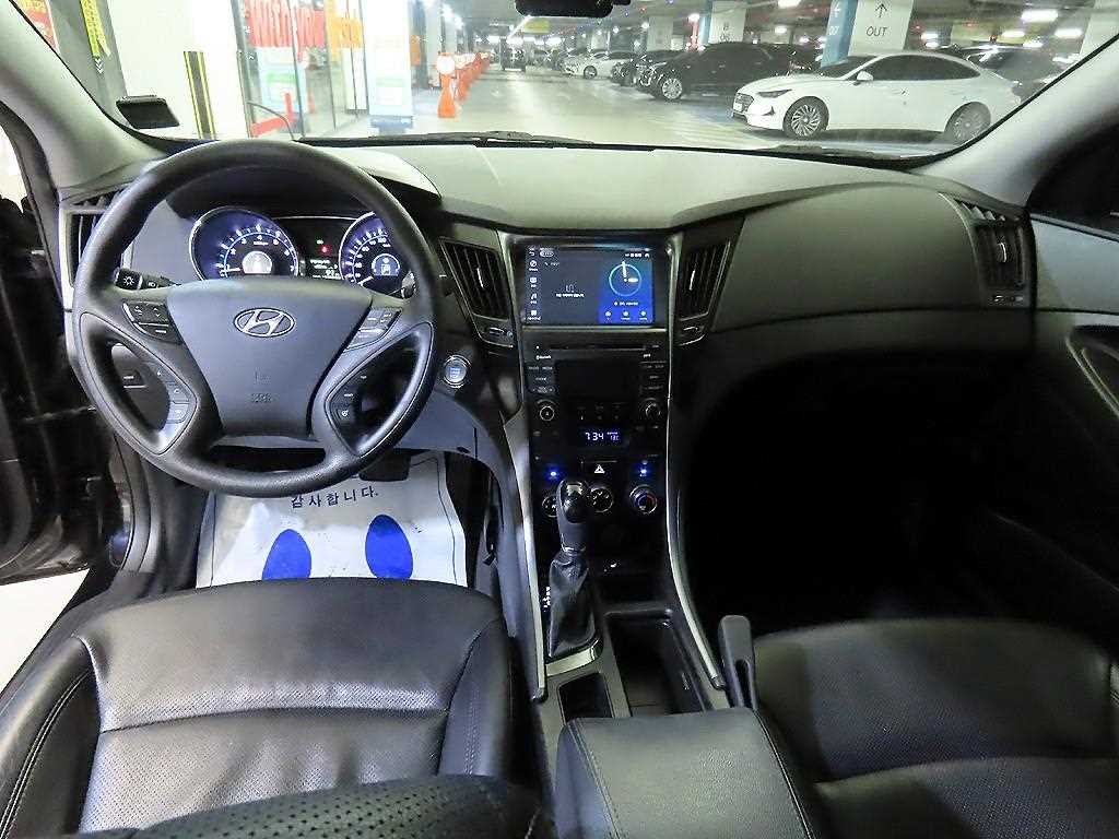 HYUNDAI Sonata - Vista 10