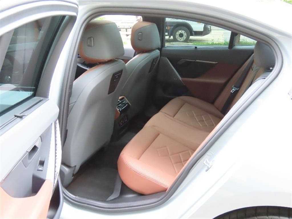 BMW 5 Series 2024 - Importación desde Corea - HF Imports Iquique - Foto 14