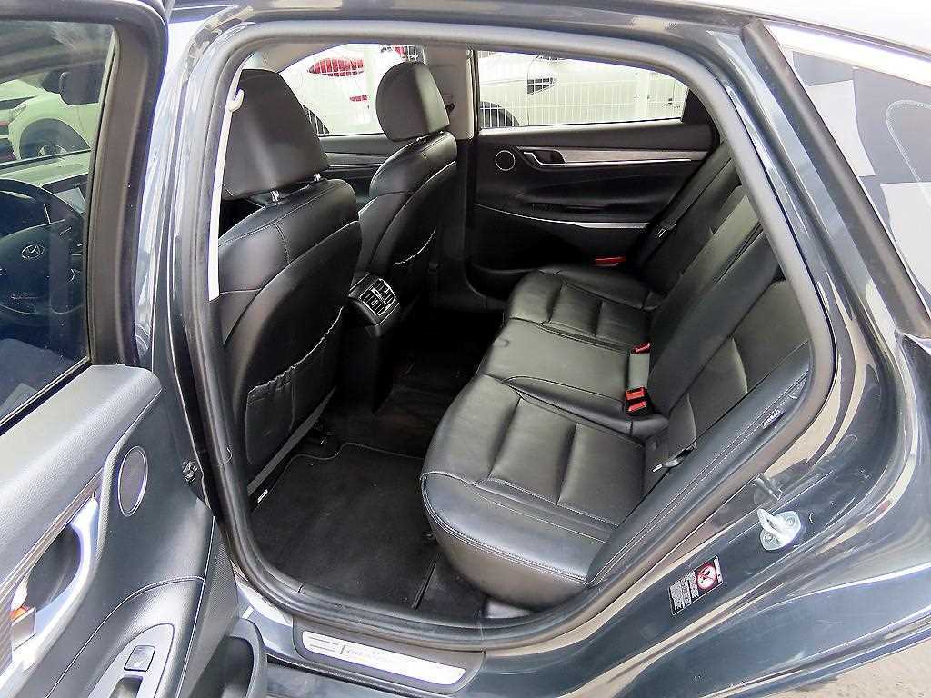 HYUNDAI Grandeur - Vista 6