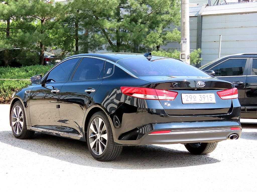 KIA K5 - Vista 3