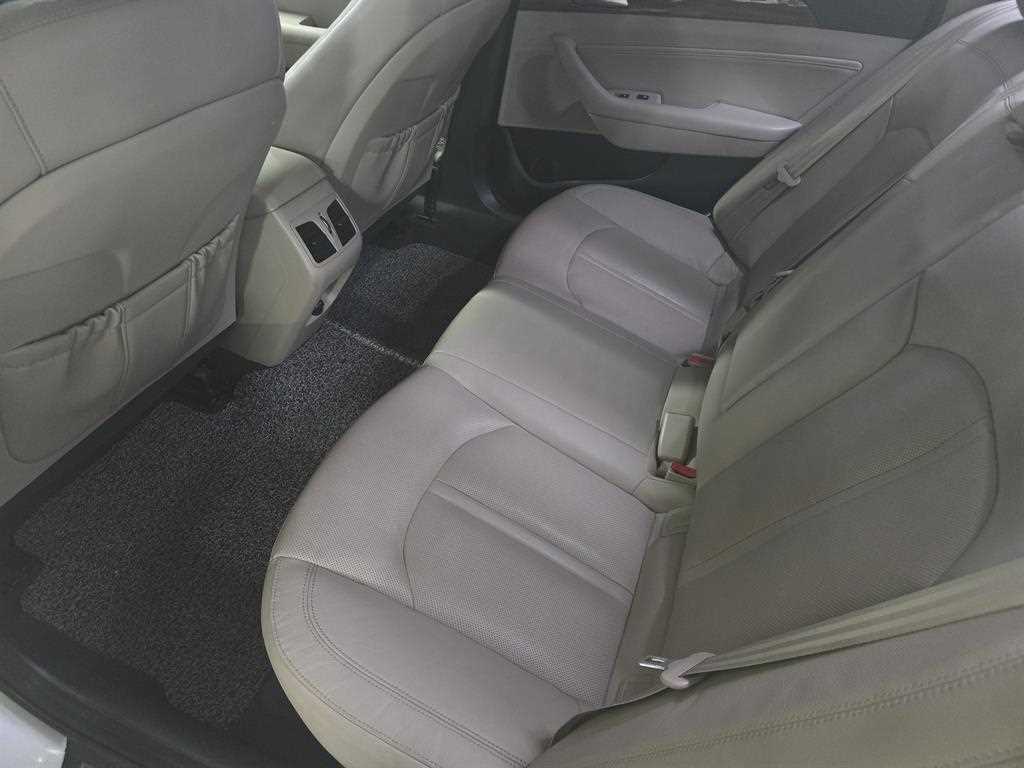 HYUNDAI Sonata - Vista 8