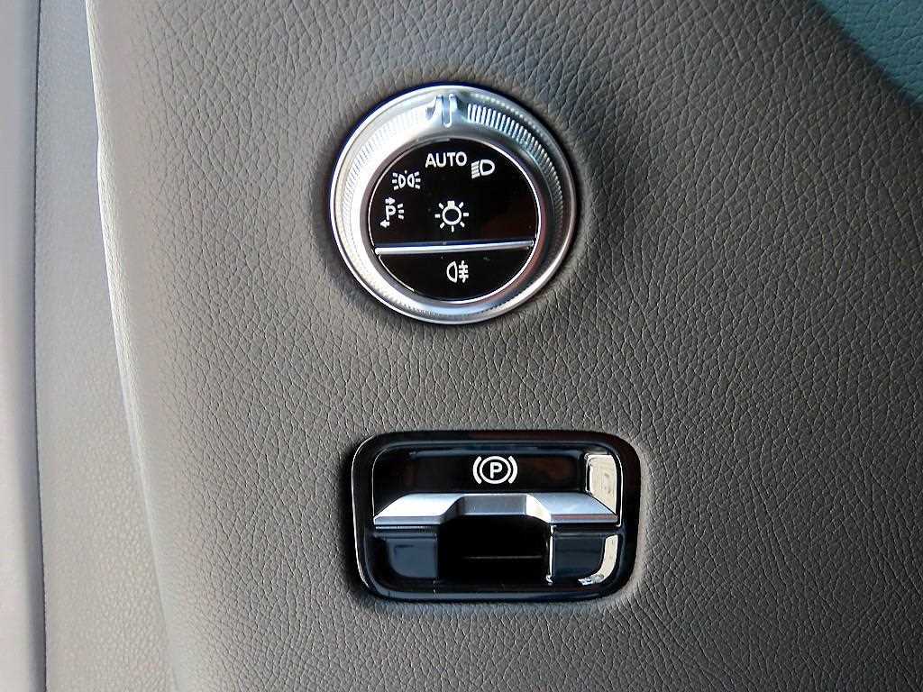 Mercedes Benz GLC Class - Vista 12