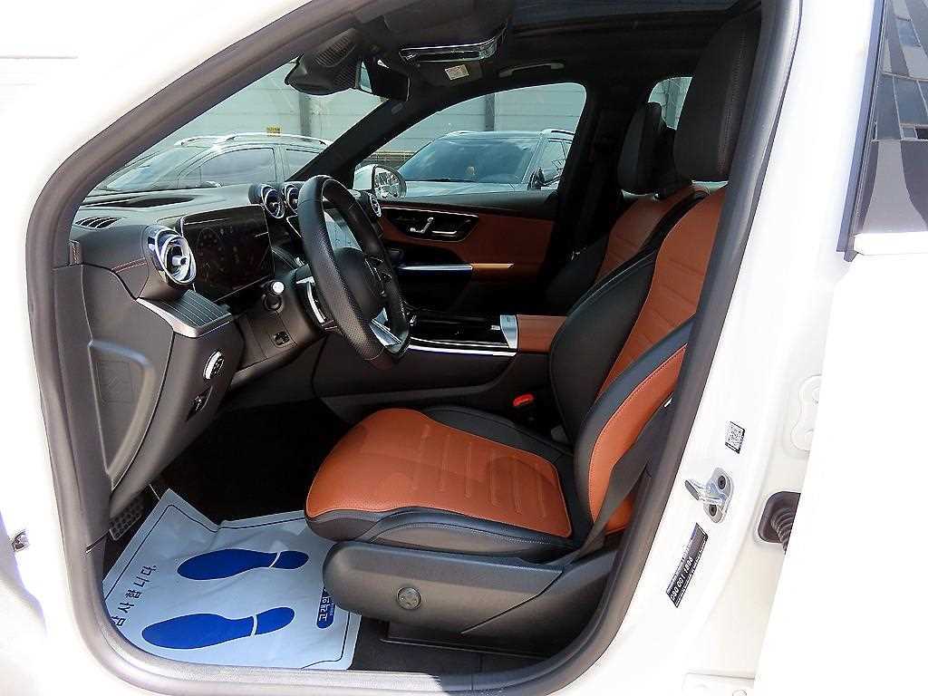 Mercedes Benz GLC Class - Vista 5