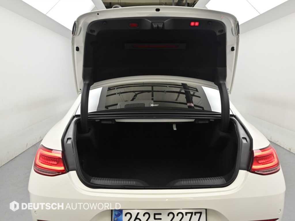 Mercedes Benz CLS Class - Vista 5
