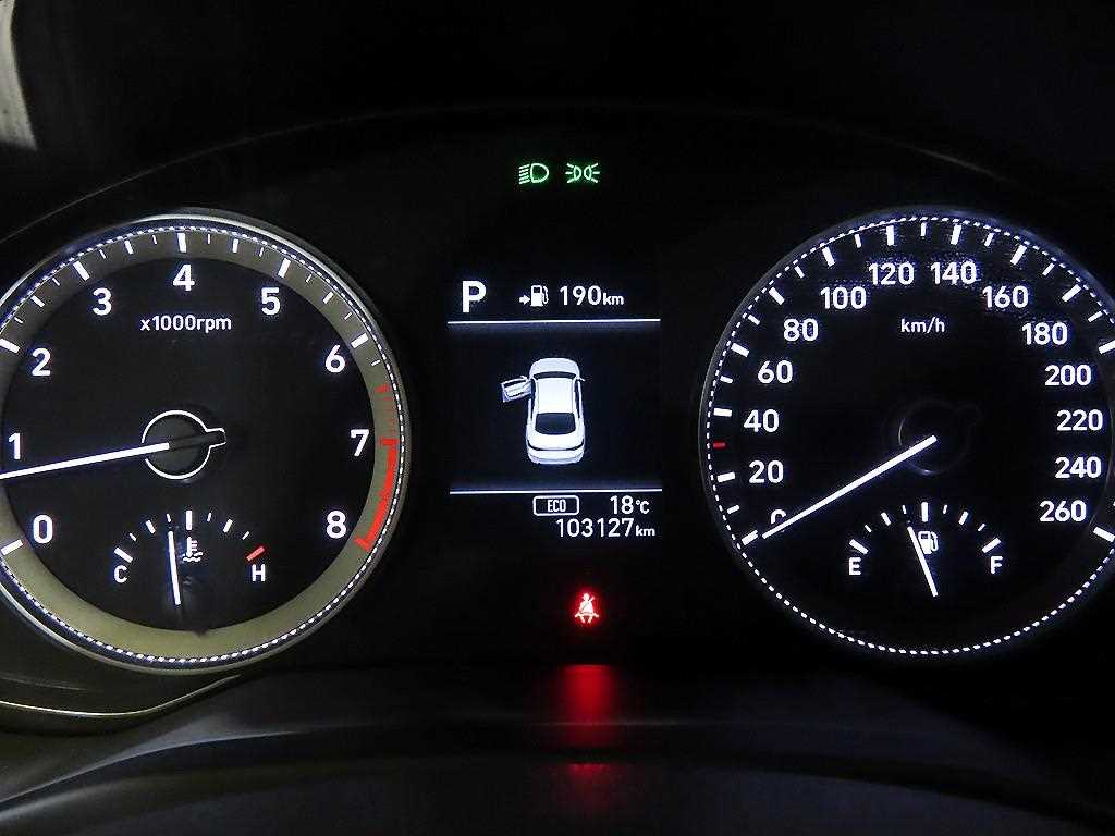 HYUNDAI Grandeur - Vista 9
