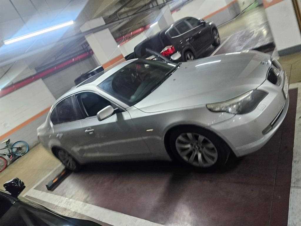 BMW 5 Series - Vista 4
