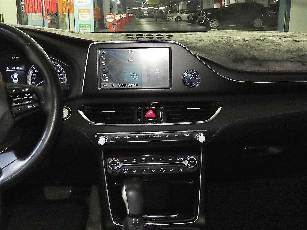 HYUNDAI Grandeur - Vista 11