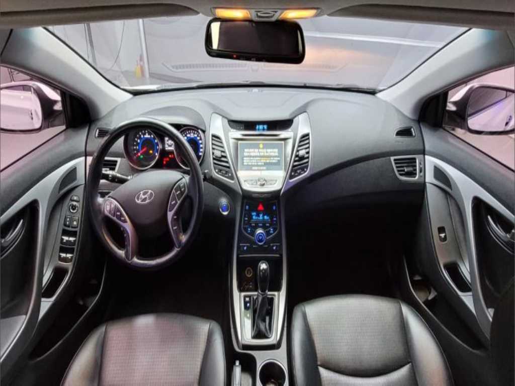 HYUNDAI Avante - Vista 8