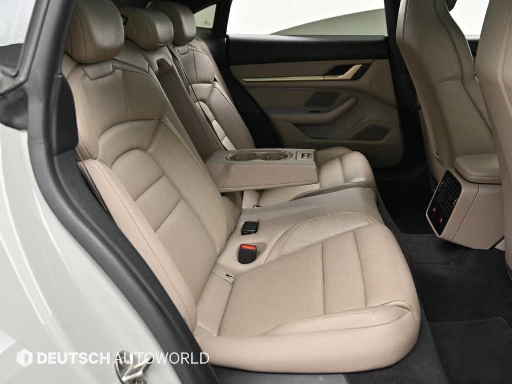 Porsche Taycan - Vista 12