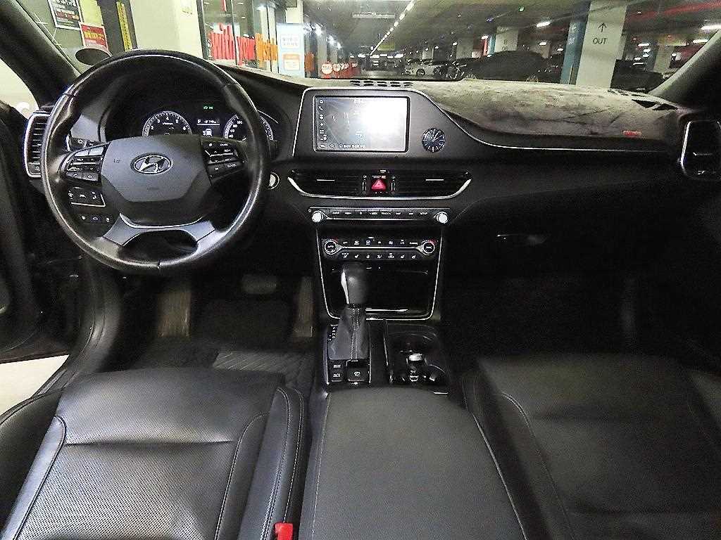 HYUNDAI Grandeur - Vista 10