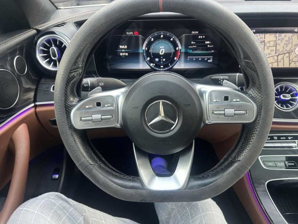 Mercedes Benz E class - Vista 8