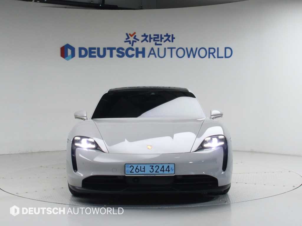 Porsche Taycan - Vista 3