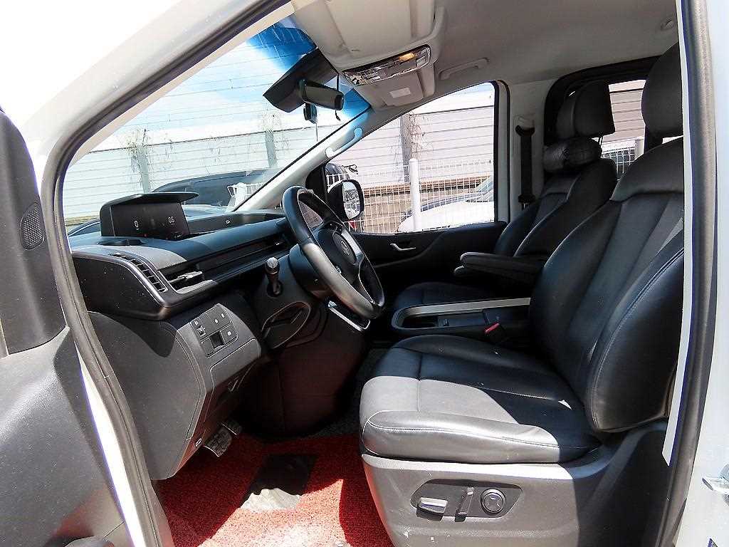 HYUNDAI Staria - Vista 5