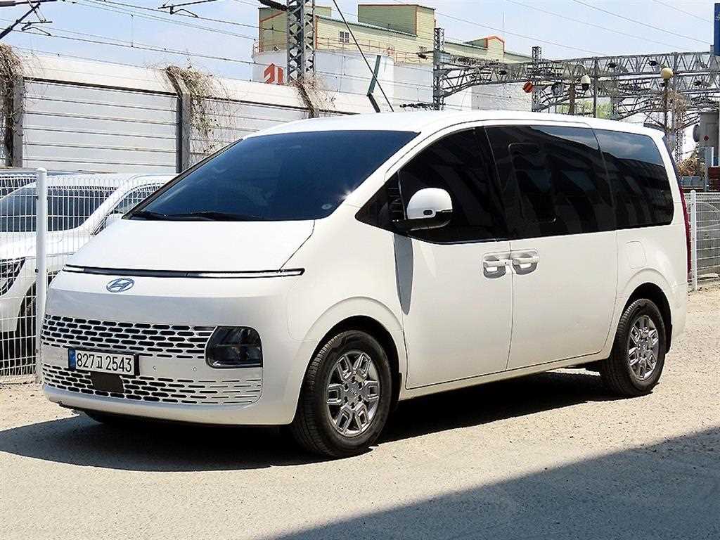 HYUNDAI Staria - Vista 2