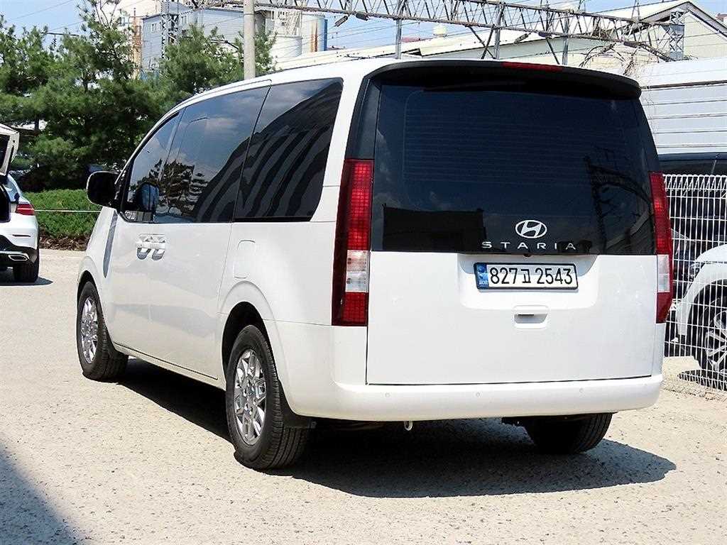 HYUNDAI Staria - Vista 3
