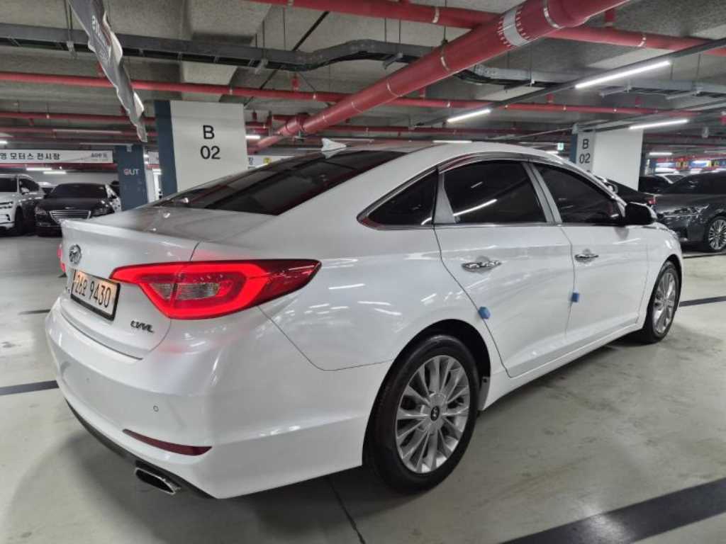 HYUNDAI Sonata - Vista 3