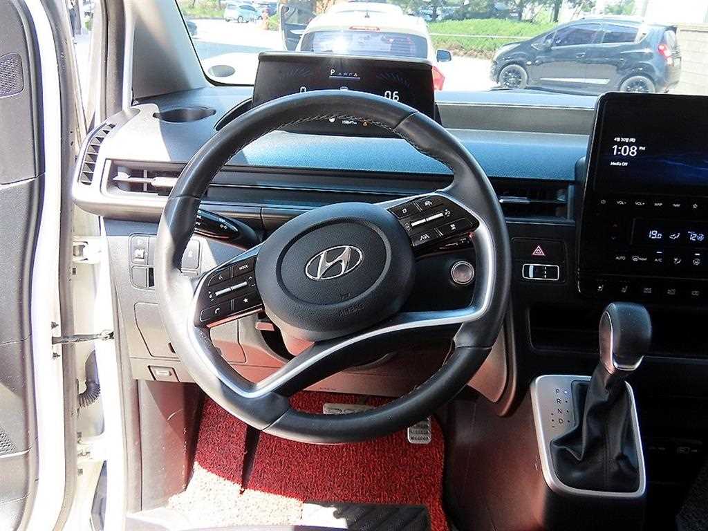 HYUNDAI Staria - Vista 8