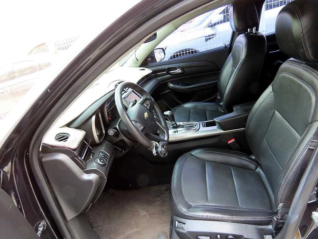 Chevrolet Malibu - Vista 5