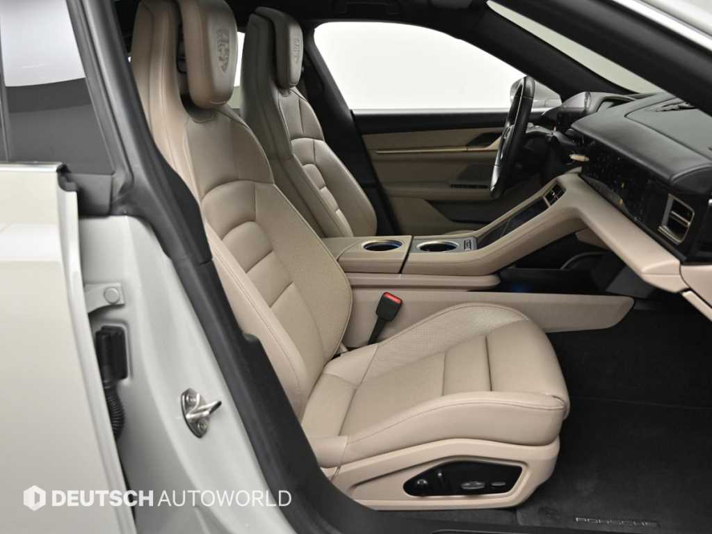 Porsche Taycan - Vista 10